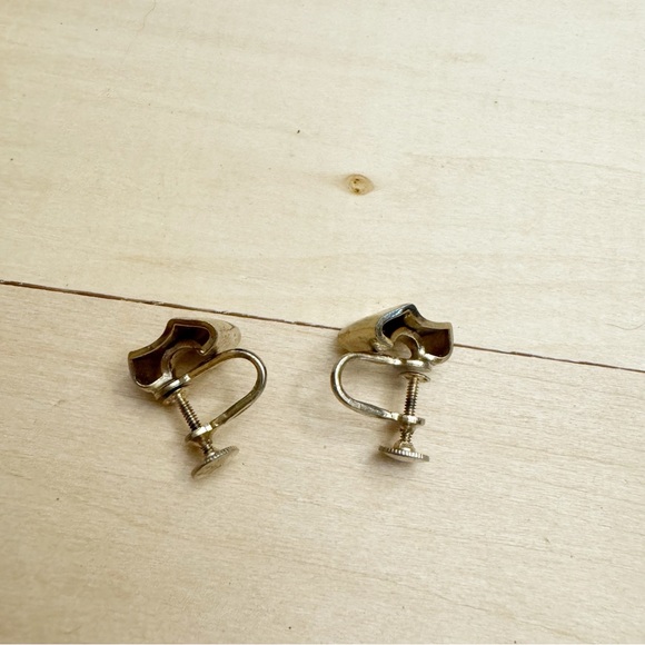 Vintage Signed Alice Gold Tone Screw Back Earrings 1940/50s - Picture 5 of 8